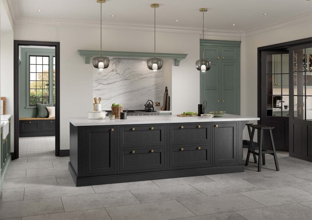 Belgravia - Reed Green and Cannon Black | Classic Kitchen | Uform