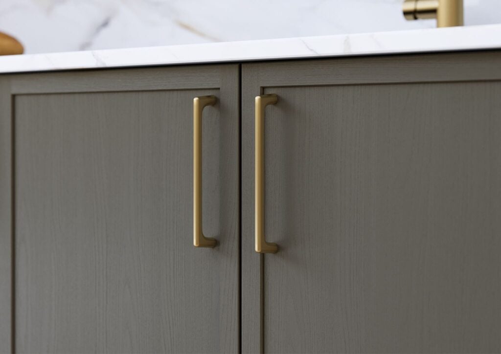 Uform Aylesford Kitchen Lava D Handles